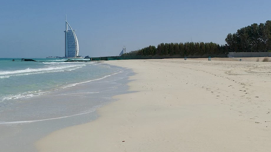 3.Black Palace Beach (Al Sufouh Beach)