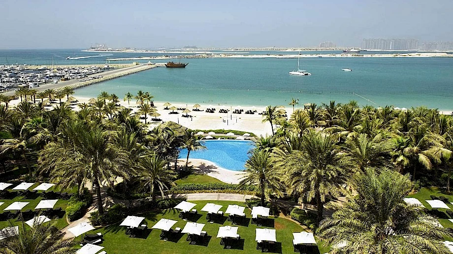 8. Club Mina