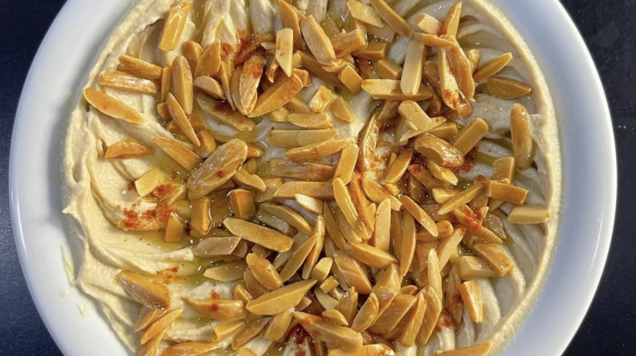 1. Foul w Hummus