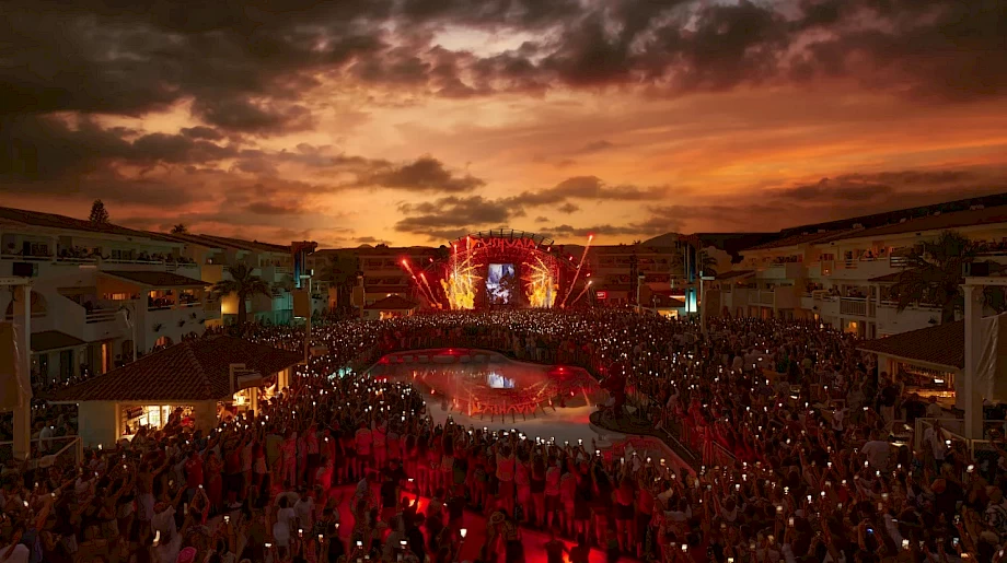 6. Ushuaïa Dubai Harbour Experience