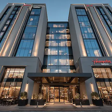 Отель Hampton by Hilton Dubai Airport: удобство для транзита и бизнеса