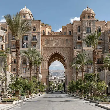 Отель Mövenpick Ibn Battuta Gate Hotel Dubai: рядом с моллом