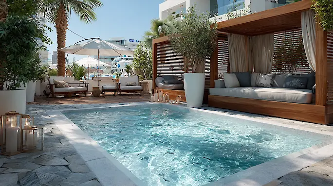 Azure Beach Beach Club at Rixos Premium JBR: Pool and Views